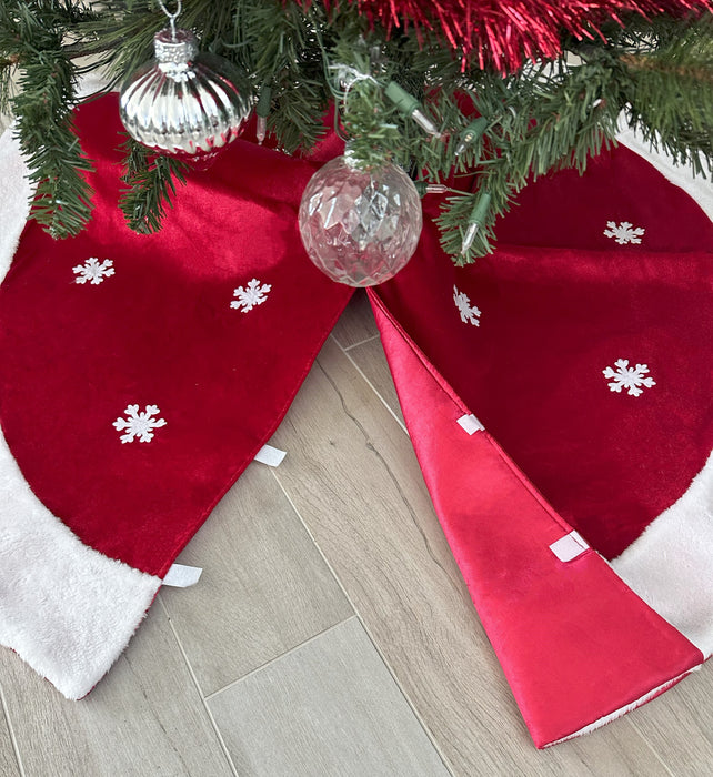 White Snowflakes Christmas Tree Skirt - Large 48" Diameter