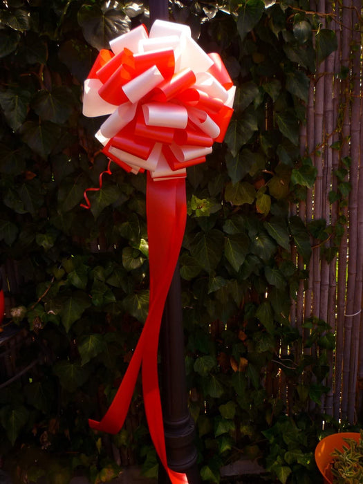 white-and-red-assembled-christmas-bow