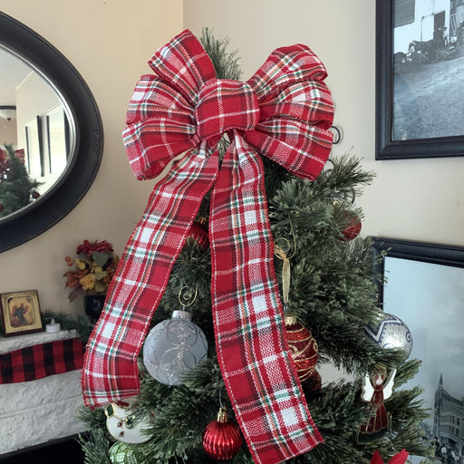 wired-edge-plaid-christmas-wreath-bows