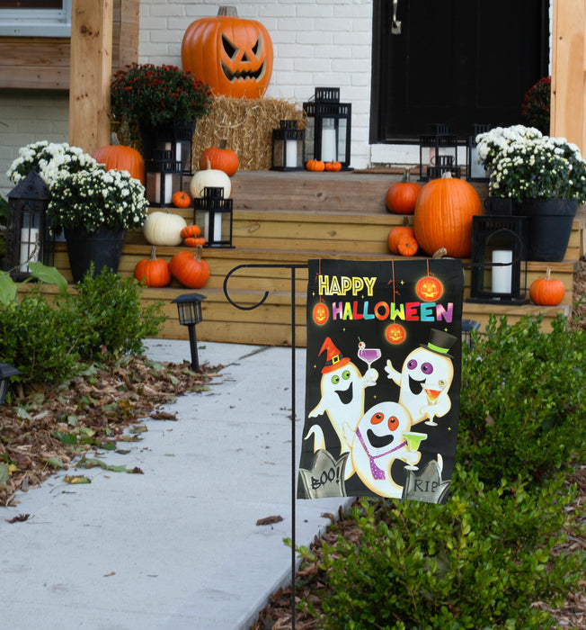 ghost-flag-decor-for-halloween