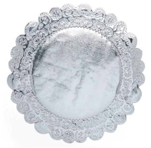 metallic-silver-scalloped-foil-doilies