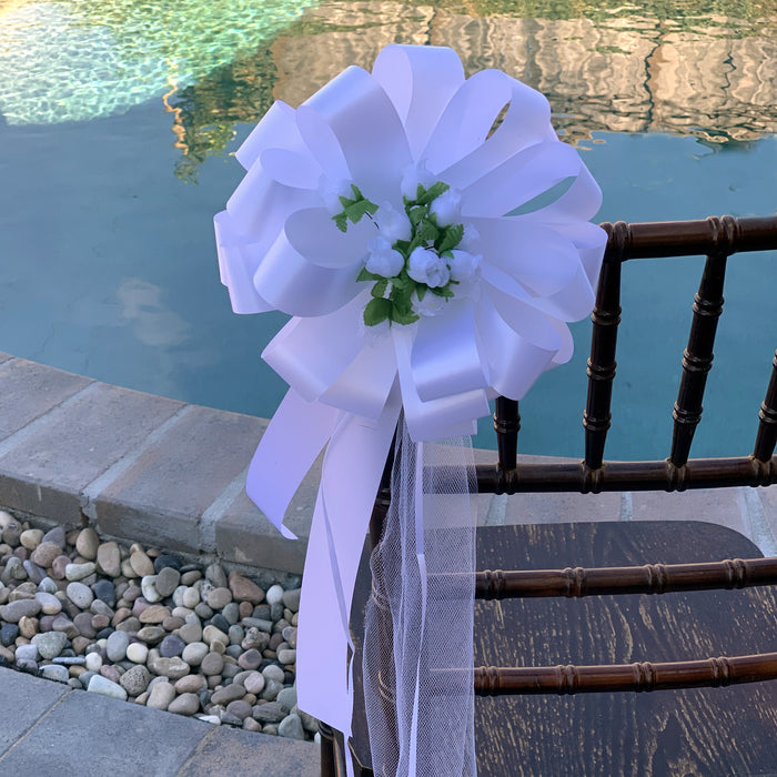 white-wedding-chair-bows